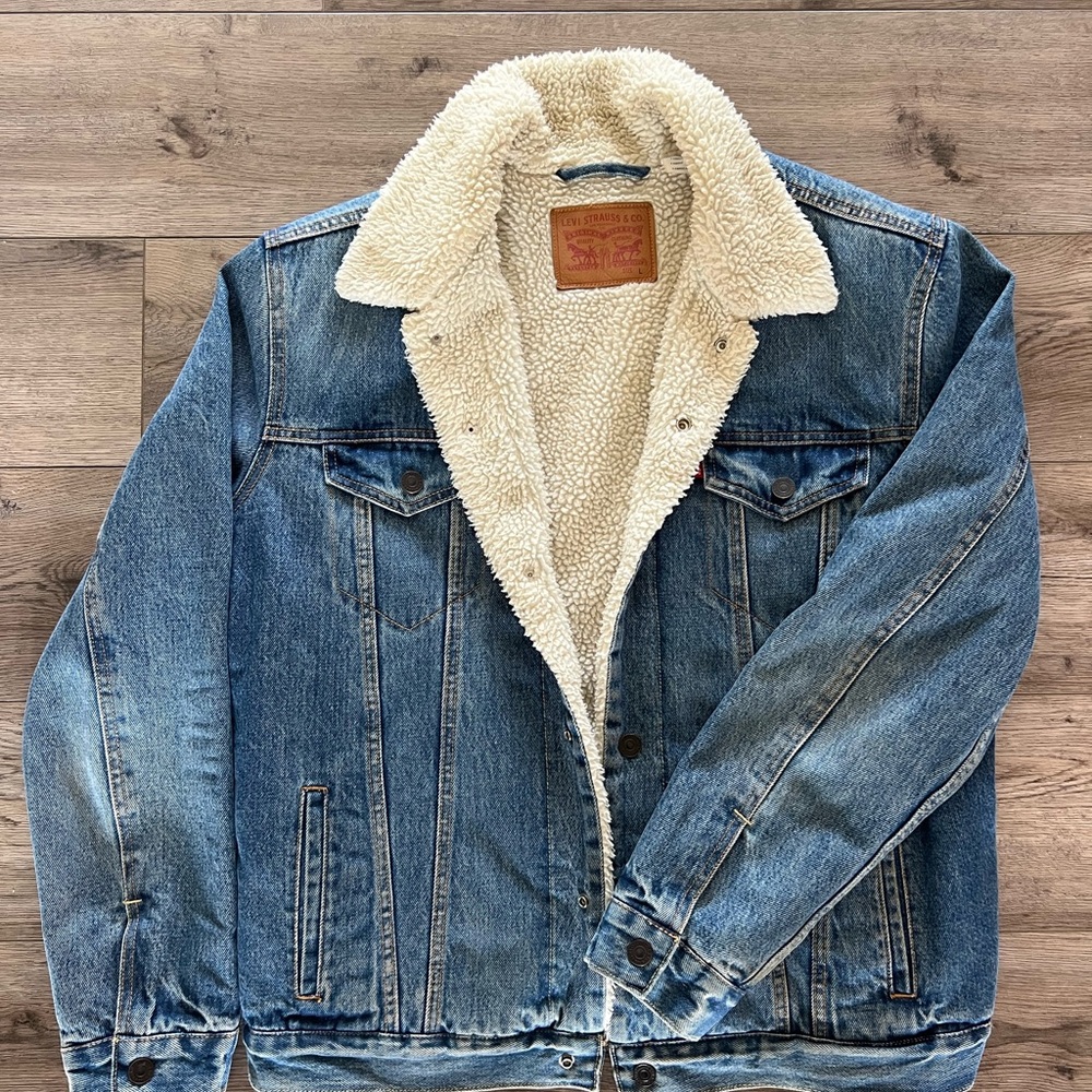 Levi's Blue Denim Jacket with Cream Sherpa Lining